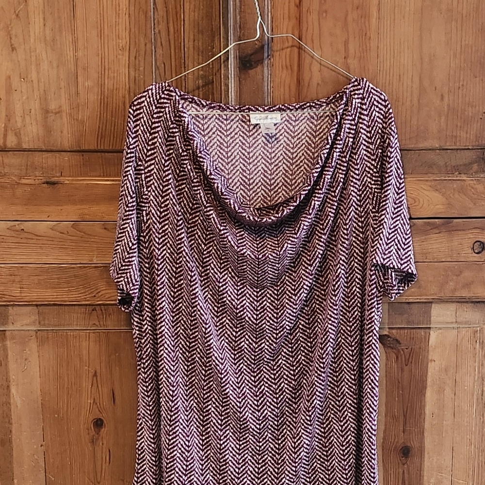 Jaclyn Smith Women's Short Sleeve Blouse 1X Cowl Neckline Chevron pattern Purple